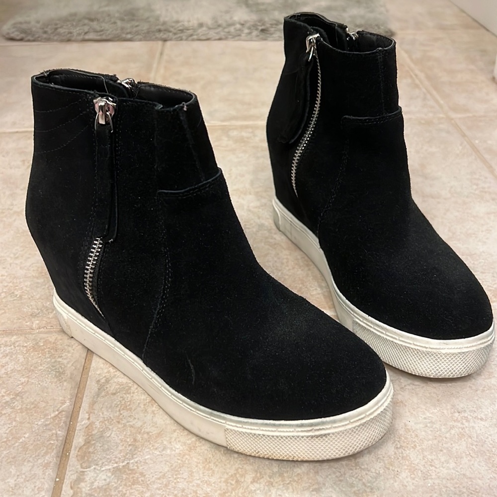 Steve Madden wedge sneakers size 7 leather